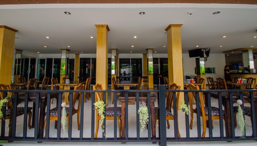 Th Beach Hotel Hua Hin Exterior foto